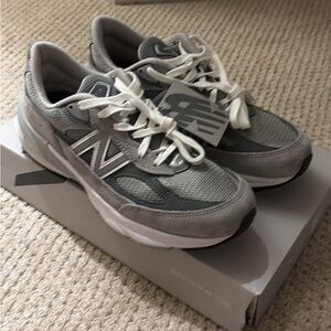 New Balance 990v6 Grey Sneakers
